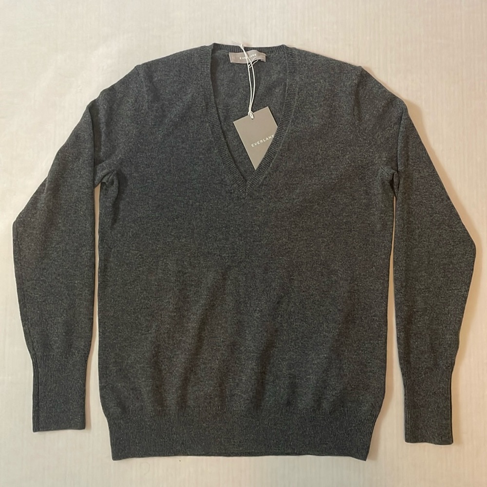 NWT Everlane Women’s Charcoal ‘The Cashmere V-Neck’ Sweeter, Size Small